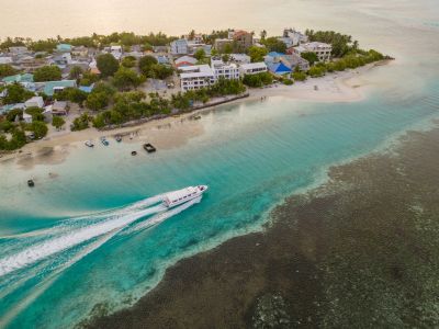 Dhiffushi, photo 1 of 6